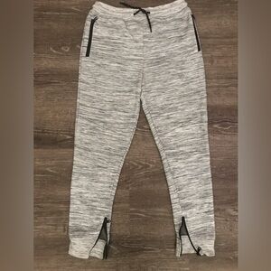 BOYS DEPARTWEST JOGGERS 
SIZE-LARGE
COLOR- WHITE